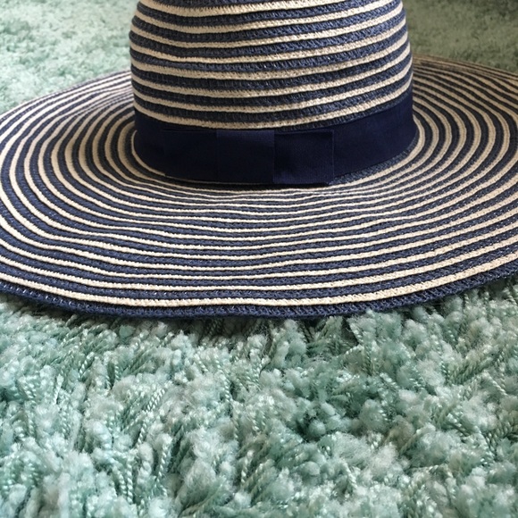 Floppy Sun Hat - Picture 2 of 3